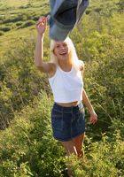 Candy loves to tease and masturbate outdoors getting some sun, Candy (can025) ATK Archives: Candy (Candy loves to tease and masturbate outdoors getting some sun)